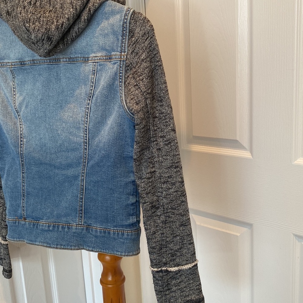 Mossimo Supply co. hooded Jean Jacket - Picture 6 of 9